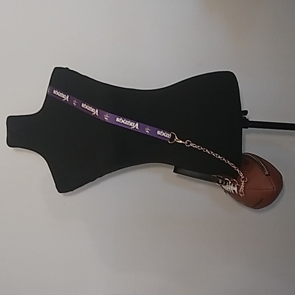 HANDMADE Football Purse (MINNESOTA VIKINGS) ๐ - Picture 7 of 17
